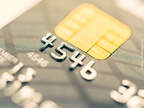 Cartão de crédito sai caro quando certos erros não são evitados