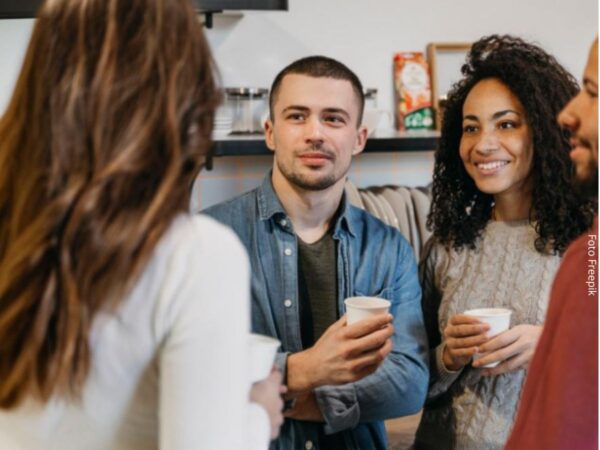Linguagem corporal revela sinais de atração, ciúmes e mentira