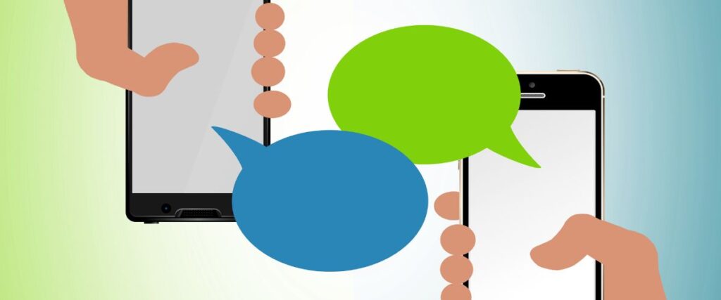 Imagem ilustrativa de conversa pelo WhatsApp via smartphone