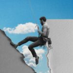 Imagem em forma de colagem de um homem escalando a borda de uma parede partida sob o céu azul, sintetizando o conceito de persistir