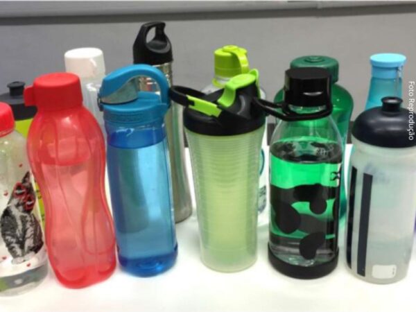 Garrafinhas de água; o risco invisível que muita gente ignora